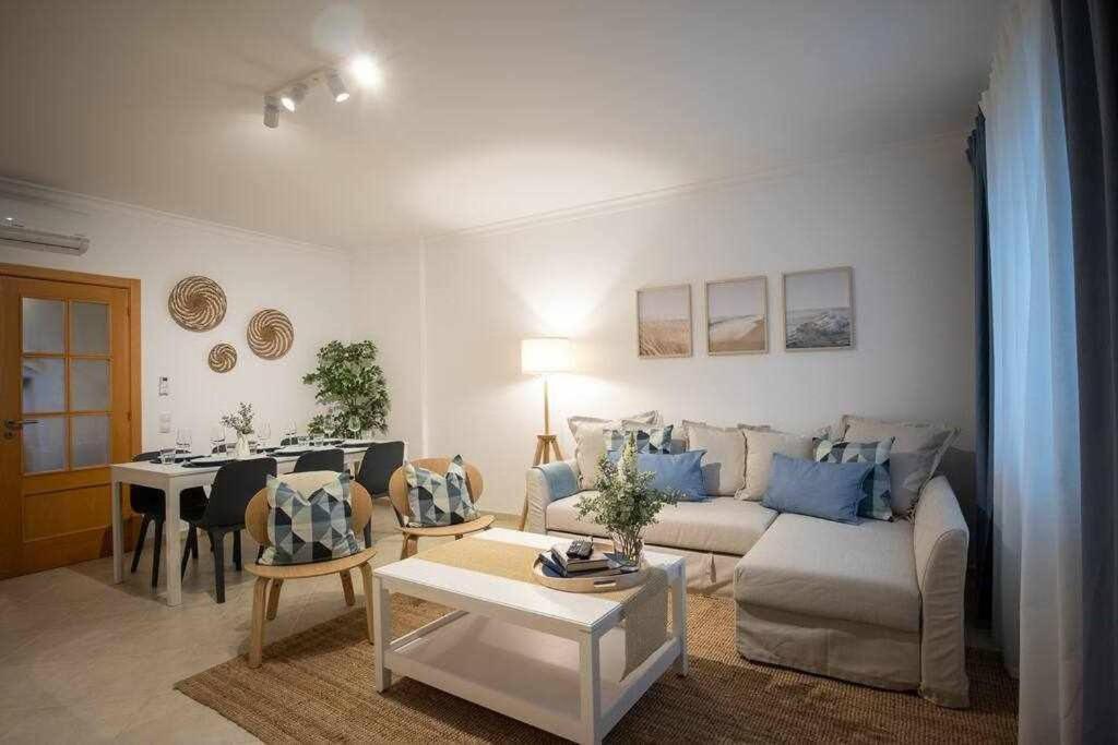 Modern 3Br Apt W/ Lg Terrace, Bbq, Ac & Parking Tavira Bagian luar foto